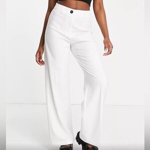 Bershka Wide Leg Dad High Rise White Pants NWT sz. 8